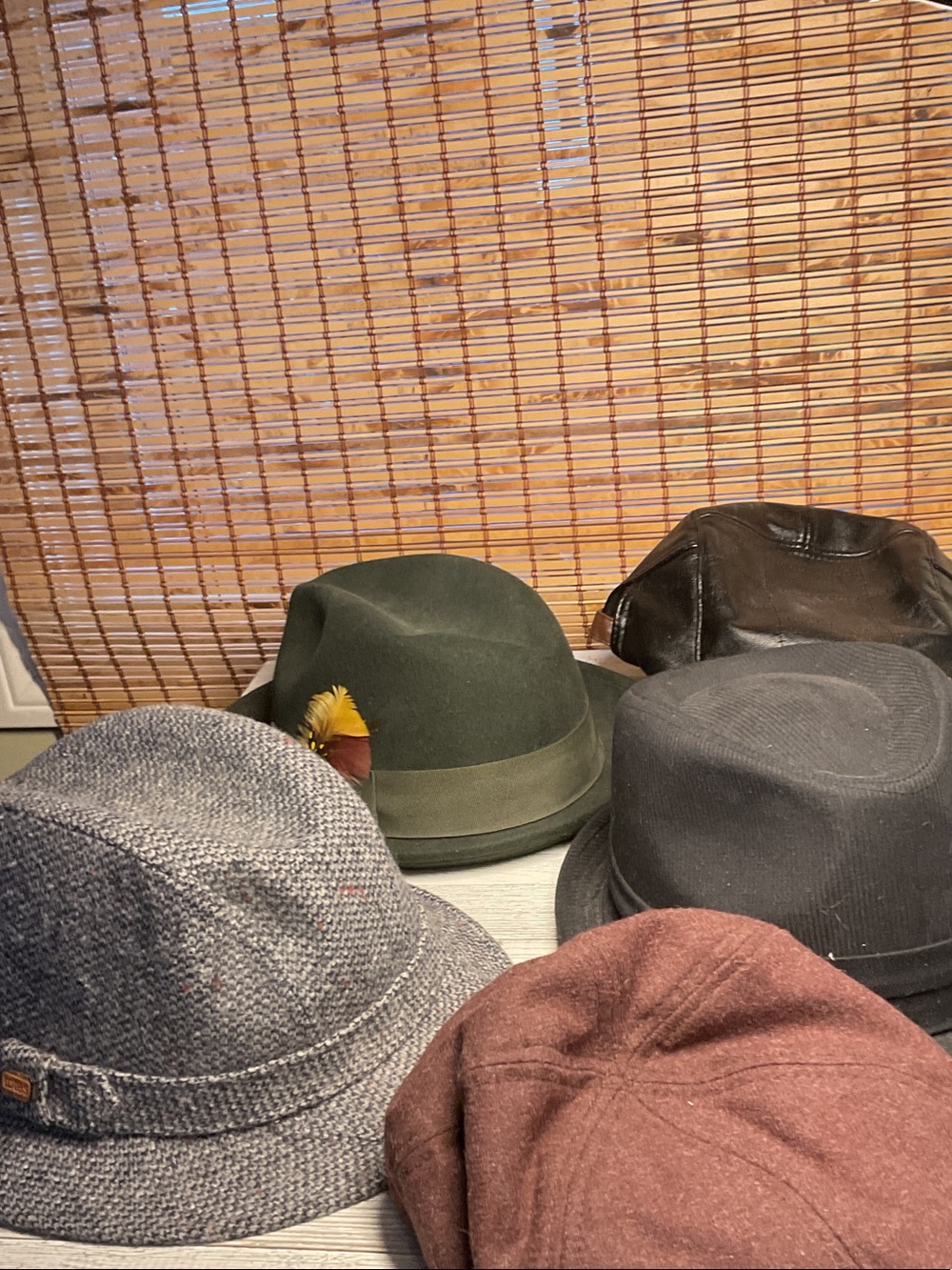 Lot of men’s hats size L